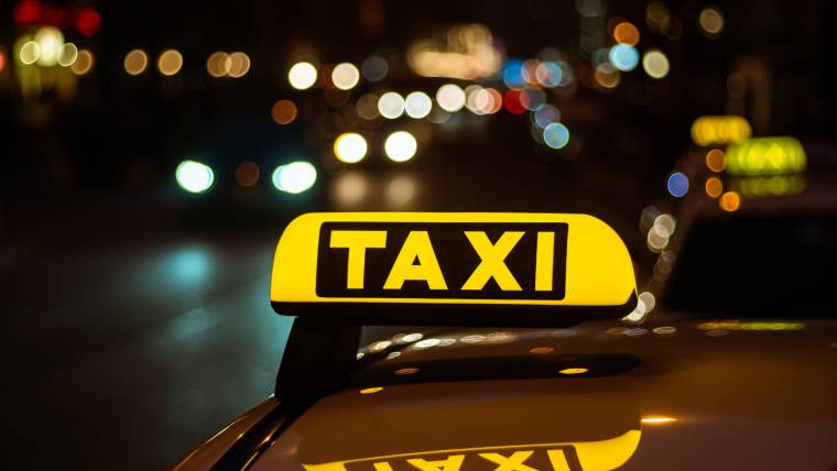 Vernieuwde taxi-examens vanaf 1 juli afgenomen